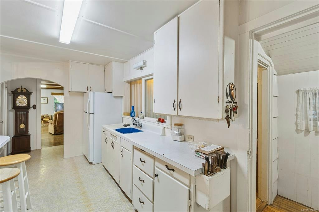 6110 W Island Highway - 4