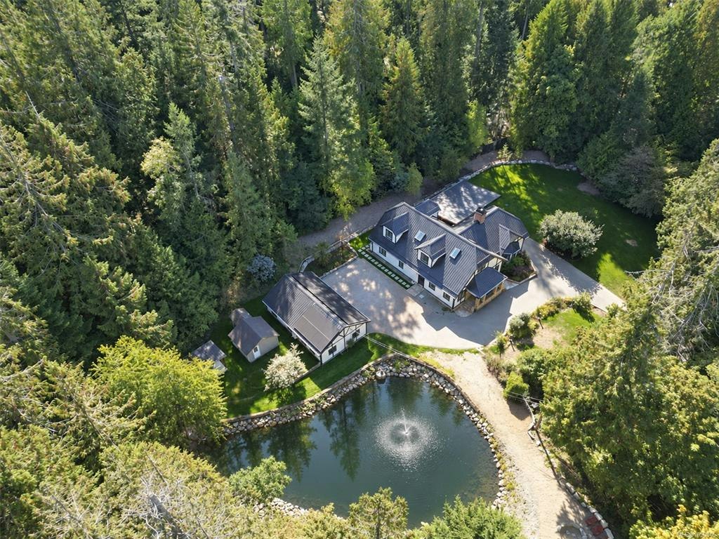8401 Lawrence Road, Central Saanich, BC, V8M 1S5