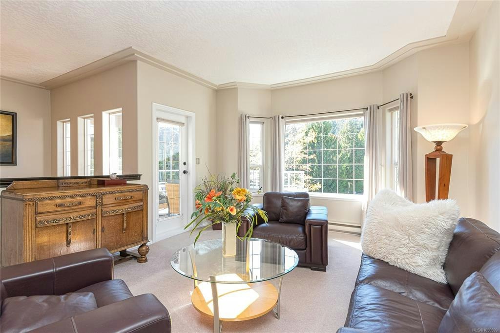 8593 Kingcome Crescent - 5