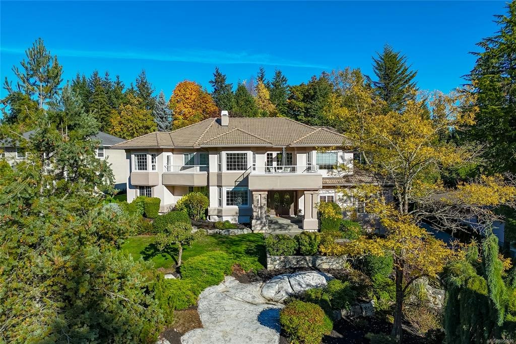 8593 Kingcome Crescent - 2