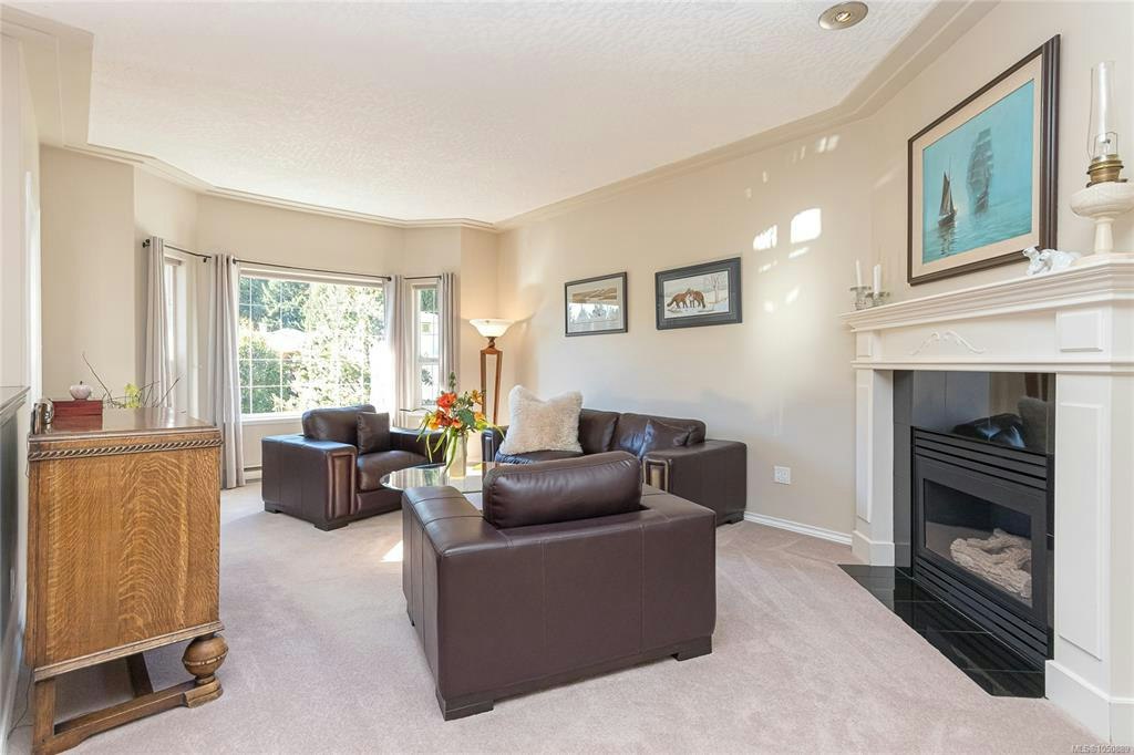 8593 Kingcome Crescent - 4
