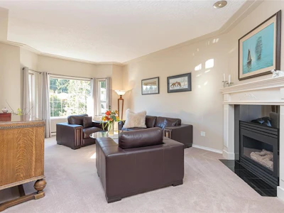 8593 Kingcome Crescent - 4