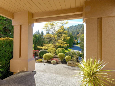 8593 Kingcome Crescent - 3