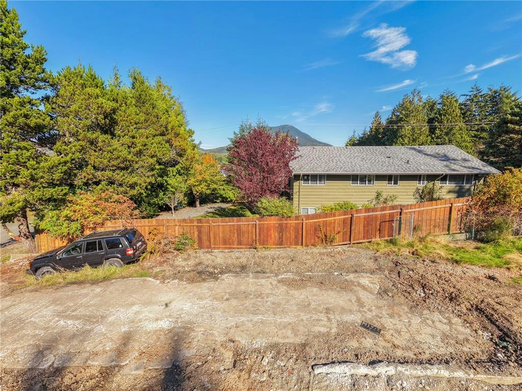 224 Alder Street, Ucluelet, BC, V0R 3A0 - 9