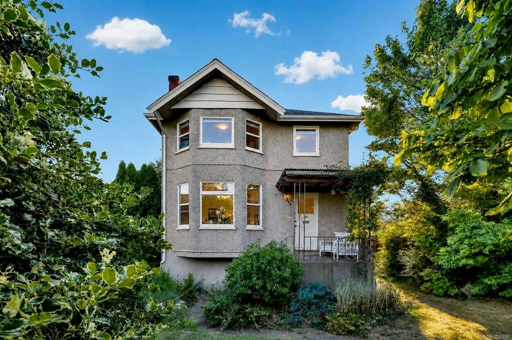 2726 Prior Street, Victoria, BC, V8T 3Y1