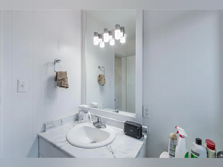 18 S Gillespie Street, Nanaimo, BC, V9R 4Y3 - 26
