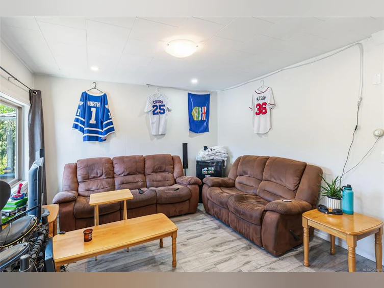 18 S Gillespie Street, Nanaimo, BC, V9R 4Y3 - 22