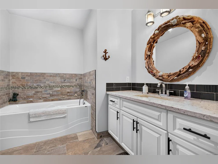 3-553 N Island Highway, Campbell River, BC, V9W 2B9 - 42