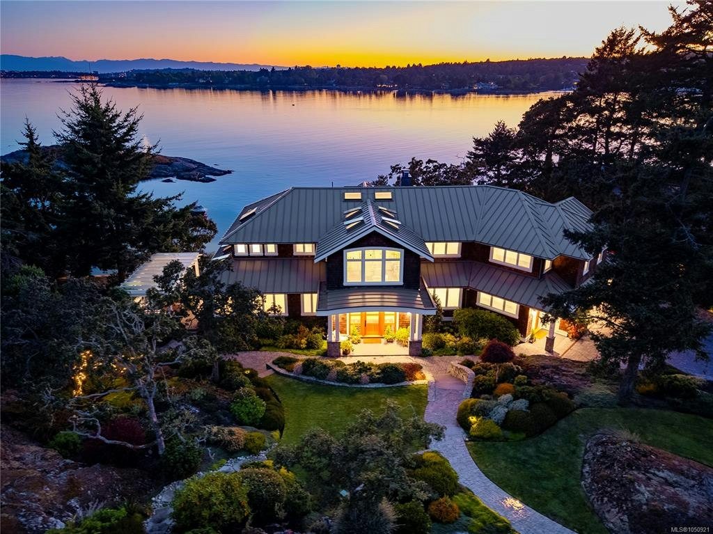 2861 Sea View Road, Saanich, BC, V8N 1K9