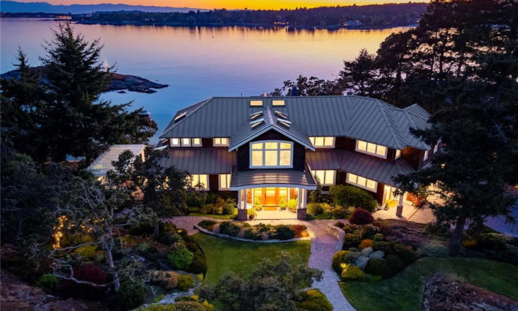 2861 Sea View Road