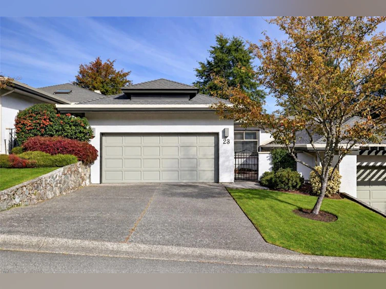 23-4360 Emily Carr Drive, Saanich, BC, V8X 4Y4