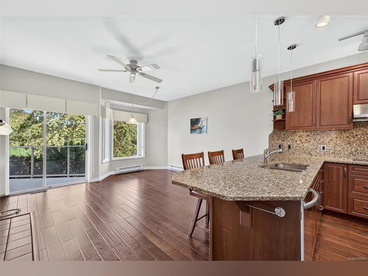 23-4360 Emily Carr Drive, Saanich, BC, V8X 4Y4 - 16