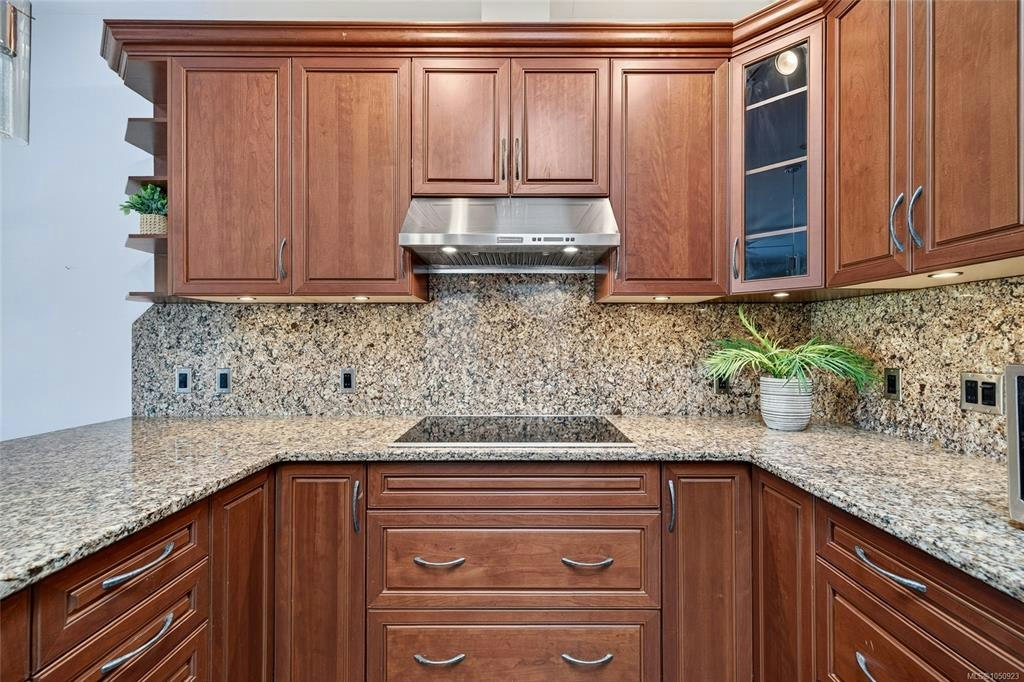 23-4360 Emily Carr Drive, Saanich, BC, V8X 4Y4 - 13