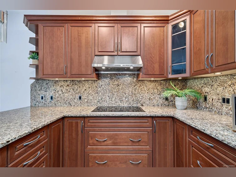 23-4360 Emily Carr Drive, Saanich, BC, V8X 4Y4 - 13