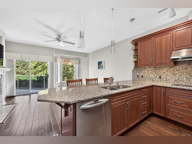 23-4360 Emily Carr Drive, Saanich, BC, V8X 4Y4 - 15