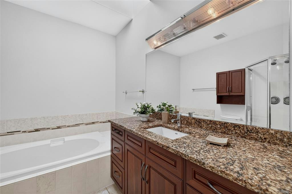 23-4360 Emily Carr Drive, Saanich, BC, V8X 4Y4 - 25
