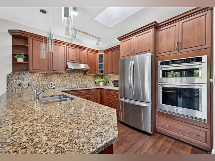 23-4360 Emily Carr Drive, Saanich, BC, V8X 4Y4 - 12