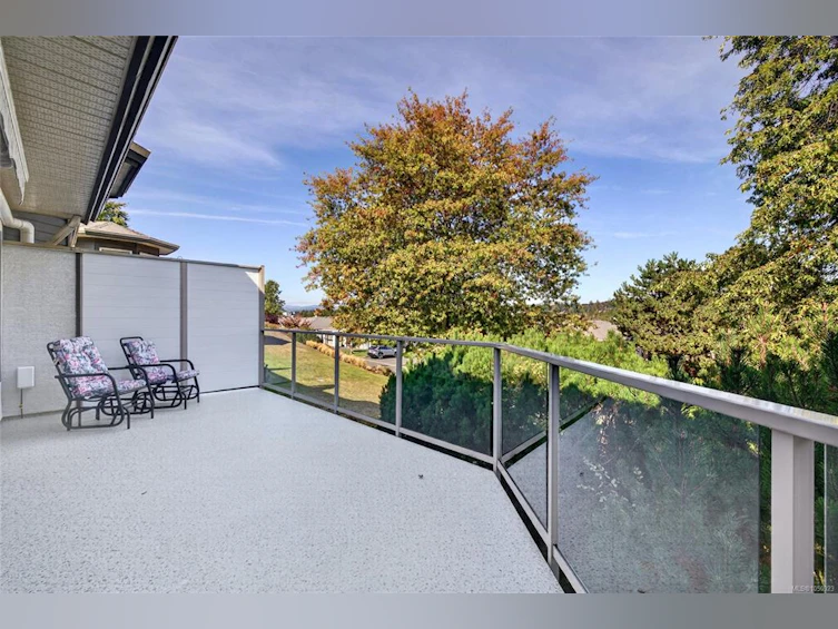 23-4360 Emily Carr Drive, Saanich, BC, V8X 4Y4 - 10