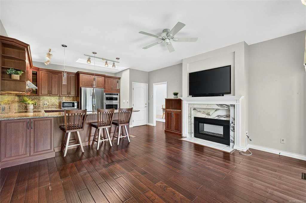 23-4360 Emily Carr Drive, Saanich, BC, V8X 4Y4 - 19
