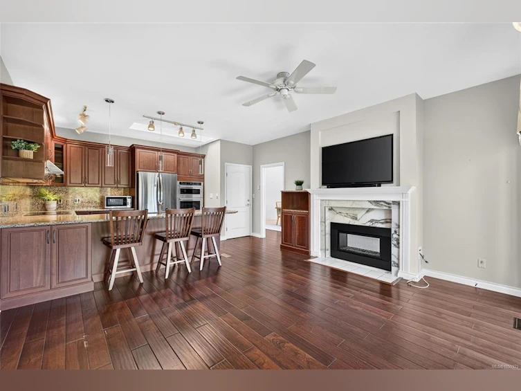 23-4360 Emily Carr Drive, Saanich, BC, V8X 4Y4 - 19
