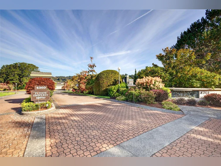23-4360 Emily Carr Drive, Saanich, BC, V8X 4Y4 - 40