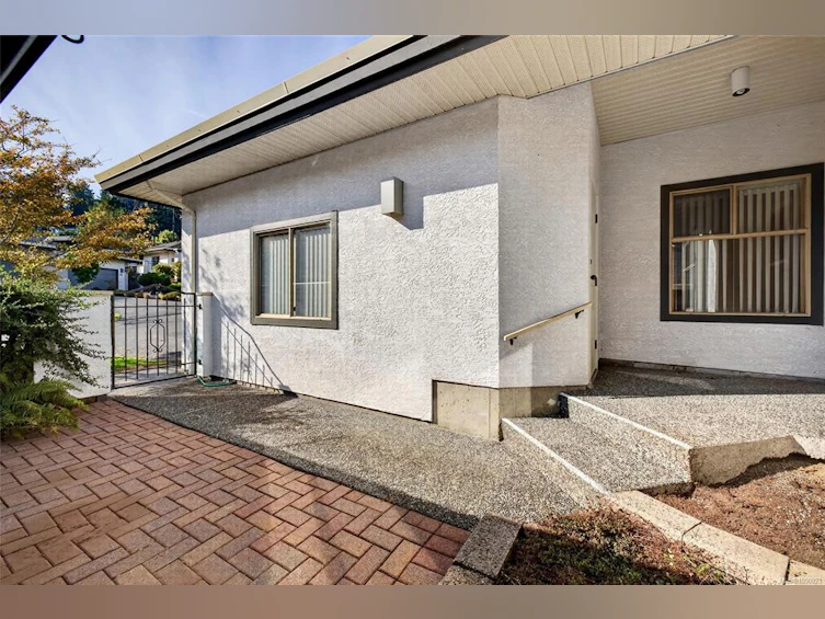 23-4360 Emily Carr Drive, Saanich, BC, V8X 4Y4 - 3