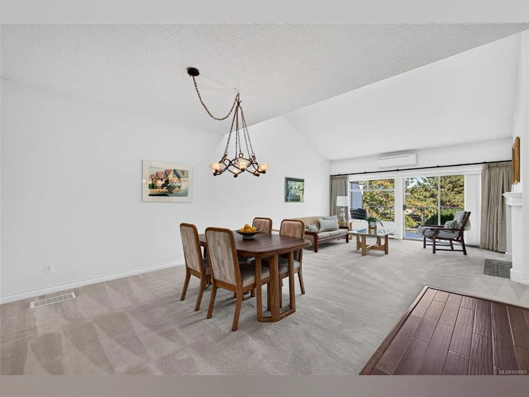 23-4360 Emily Carr Drive, Saanich, BC, V8X 4Y4 - 4