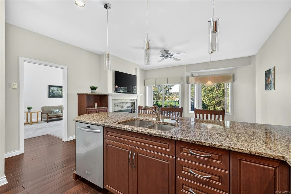 23-4360 Emily Carr Drive, Saanich, BC, V8X 4Y4 - 14
