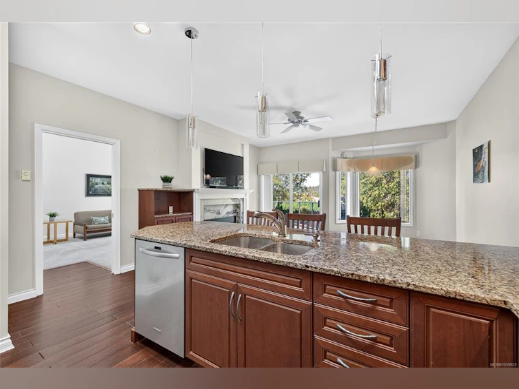 23-4360 Emily Carr Drive, Saanich, BC, V8X 4Y4 - 14