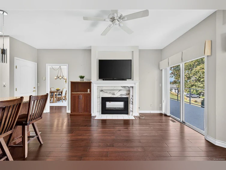 23-4360 Emily Carr Drive, Saanich, BC, V8X 4Y4 - 18