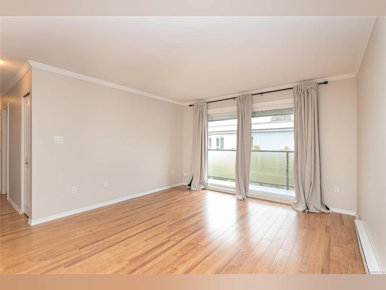 403-1342 Hillside Avenue, Victoria, BC, V8T 2B4 - 10