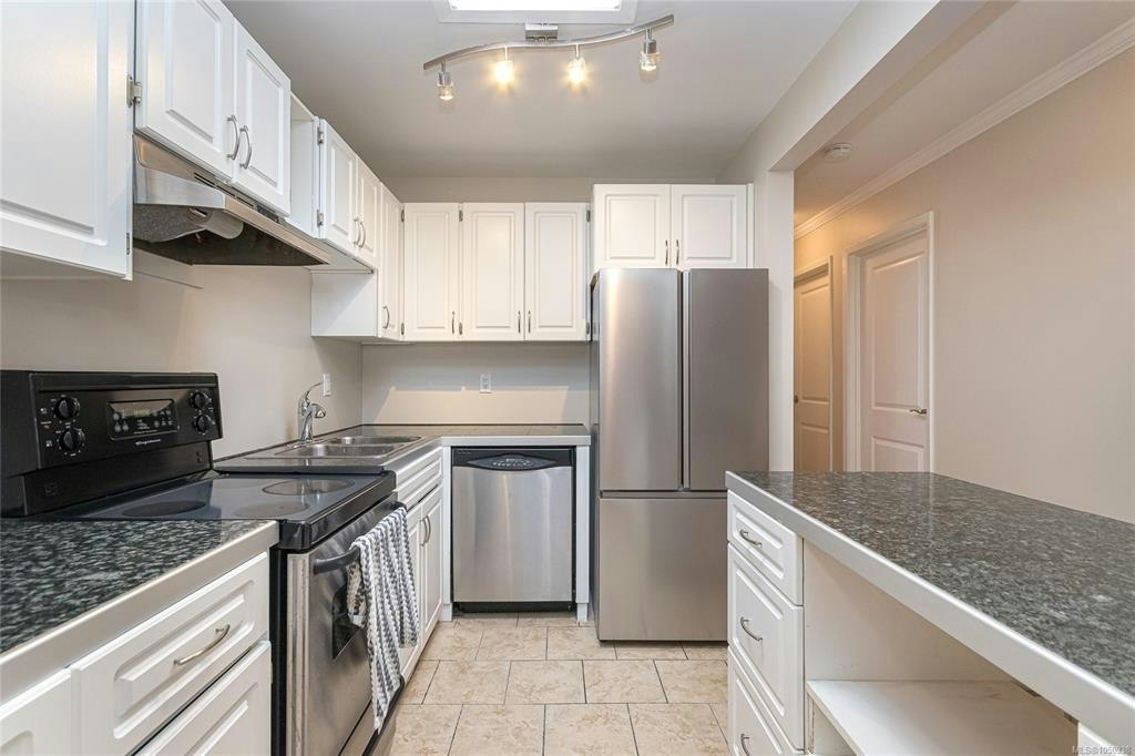 403-1342 Hillside Avenue, Victoria, BC, V8T 2B4 - 19