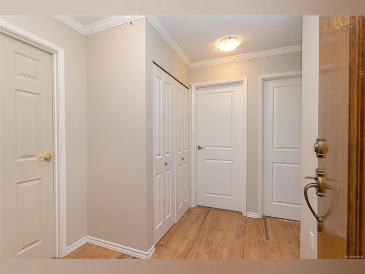 403-1342 Hillside Avenue, Victoria, BC, V8T 2B4 - 7
