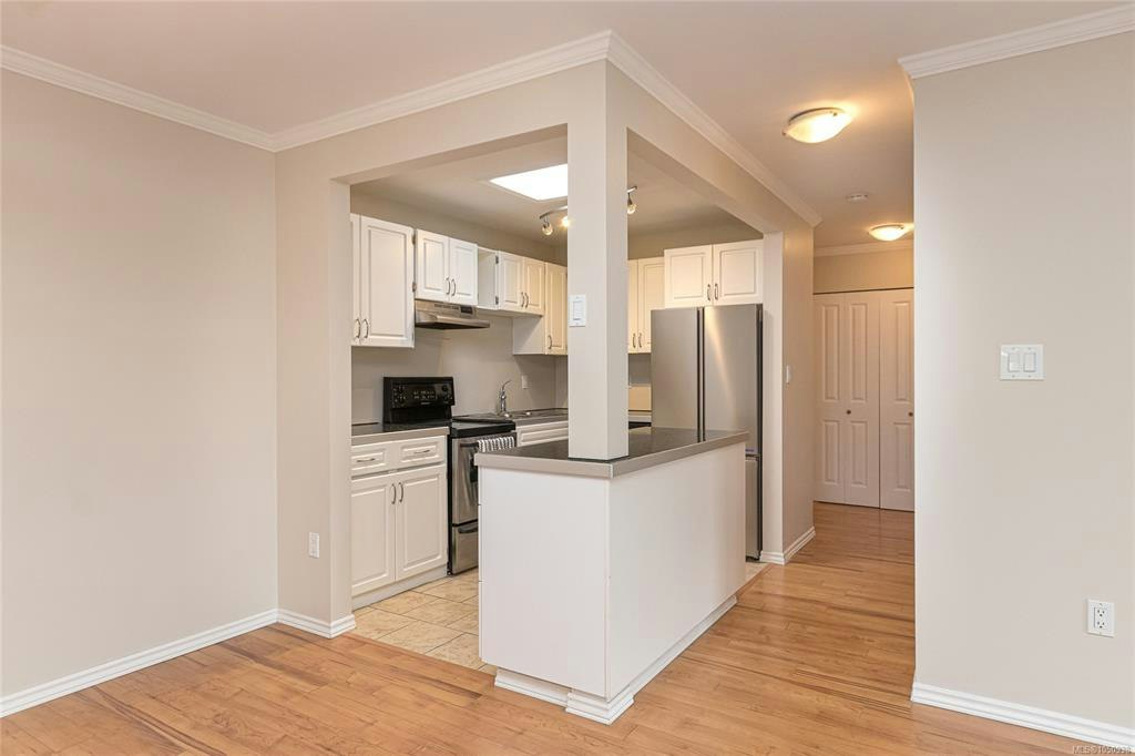 403-1342 Hillside Avenue, Victoria, BC, V8T 2B4 - 15