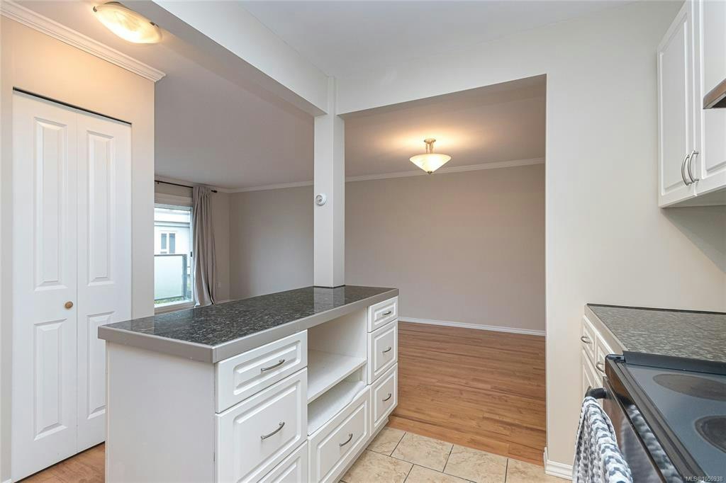 403-1342 Hillside Avenue, Victoria, BC, V8T 2B4 - 16