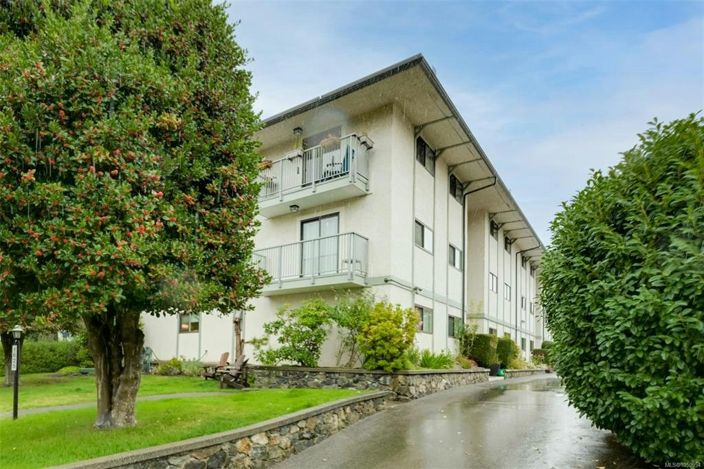 303-1625 Belmont Avenue, Victoria, BC, V8R 3Y8