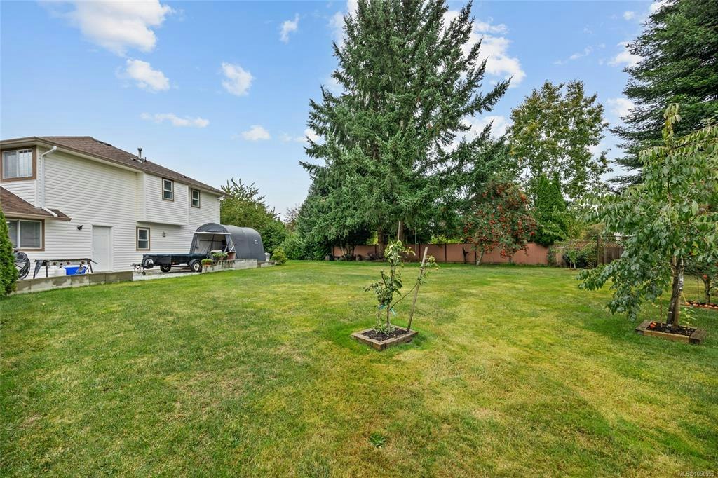 1557 Flicker Place, Courtenay, BC, V9N 8M6 - 48