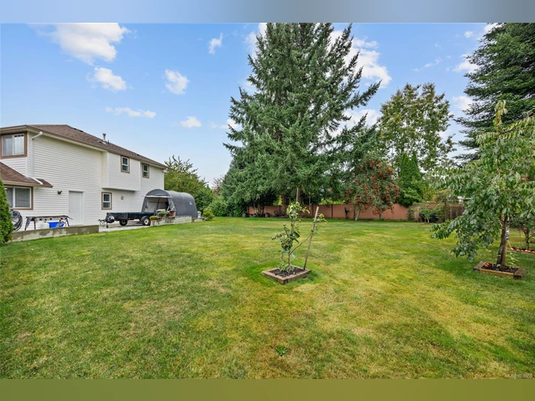 1557 Flicker Place, Courtenay, BC, V9N 8M6 - 48