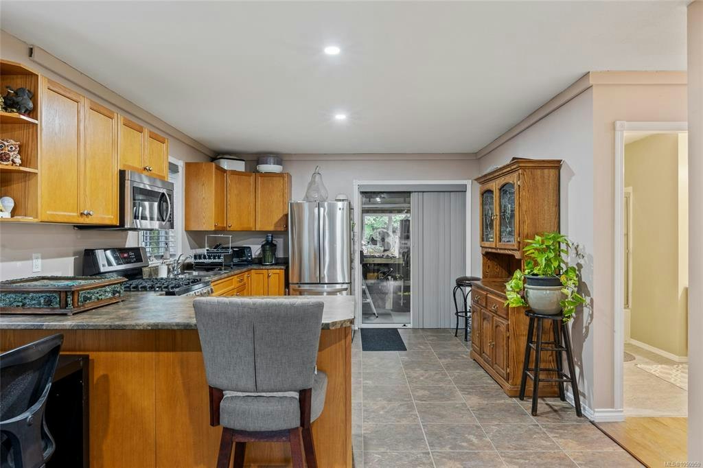 1557 Flicker Place, Courtenay, BC, V9N 8M6 - 9
