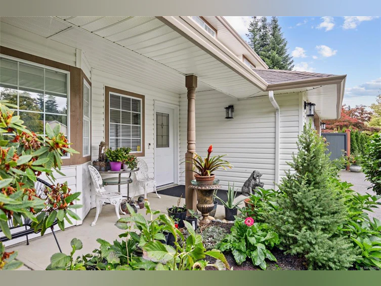 1557 Flicker Place, Courtenay, BC, V9N 8M6 - 4
