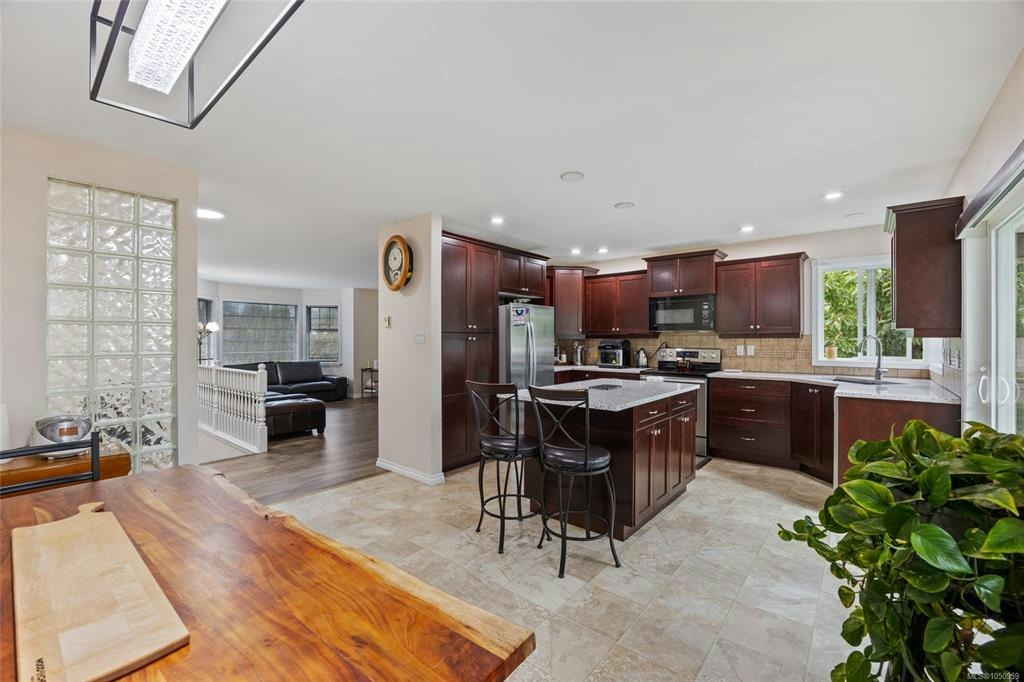 1557 Flicker Place, Courtenay, BC, V9N 8M6 - 23