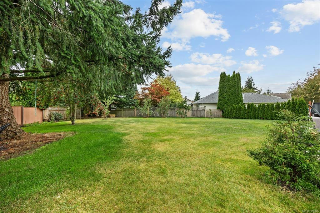 1557 Flicker Place, Courtenay, BC, V9N 8M6 - 46