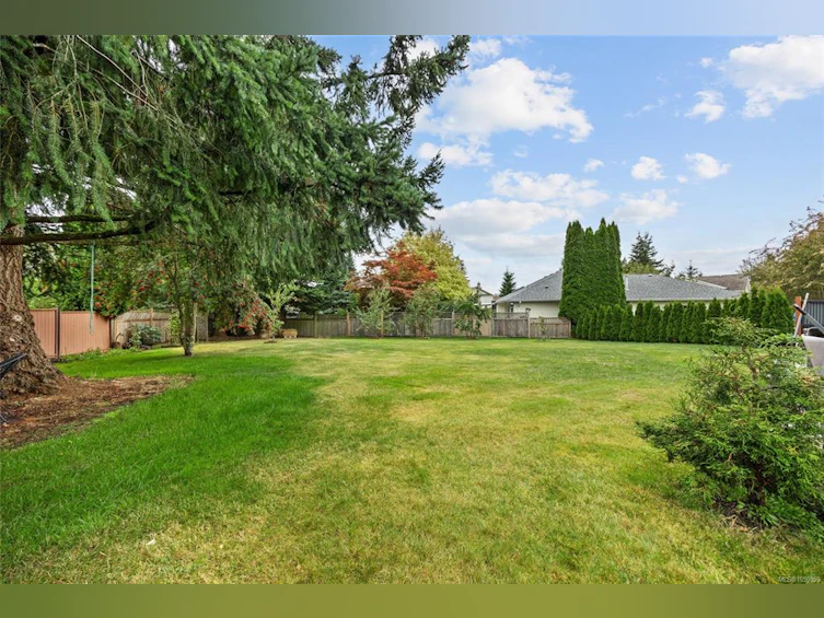 1557 Flicker Place, Courtenay, BC, V9N 8M6 - 46