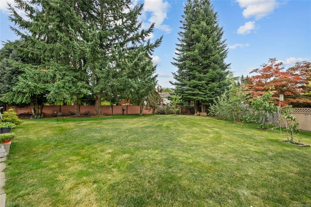 1557 Flicker Place, Courtenay, BC, V9N 8M6 - 47