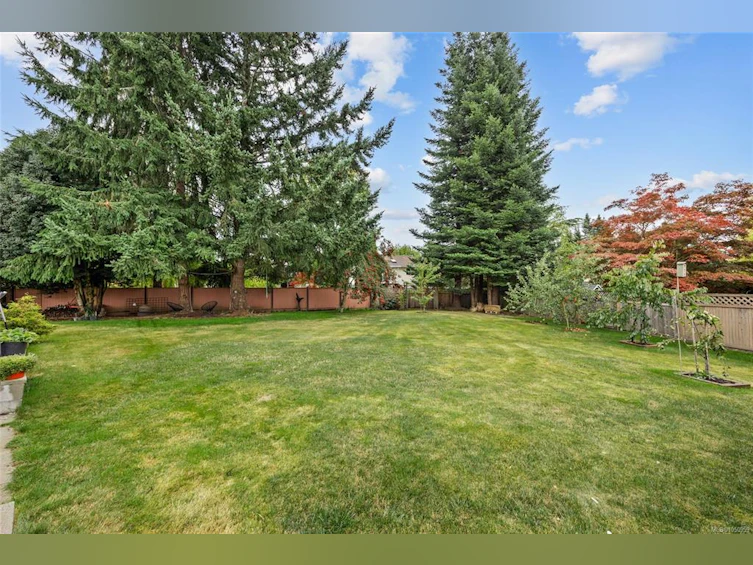 1557 Flicker Place, Courtenay, BC, V9N 8M6 - 47