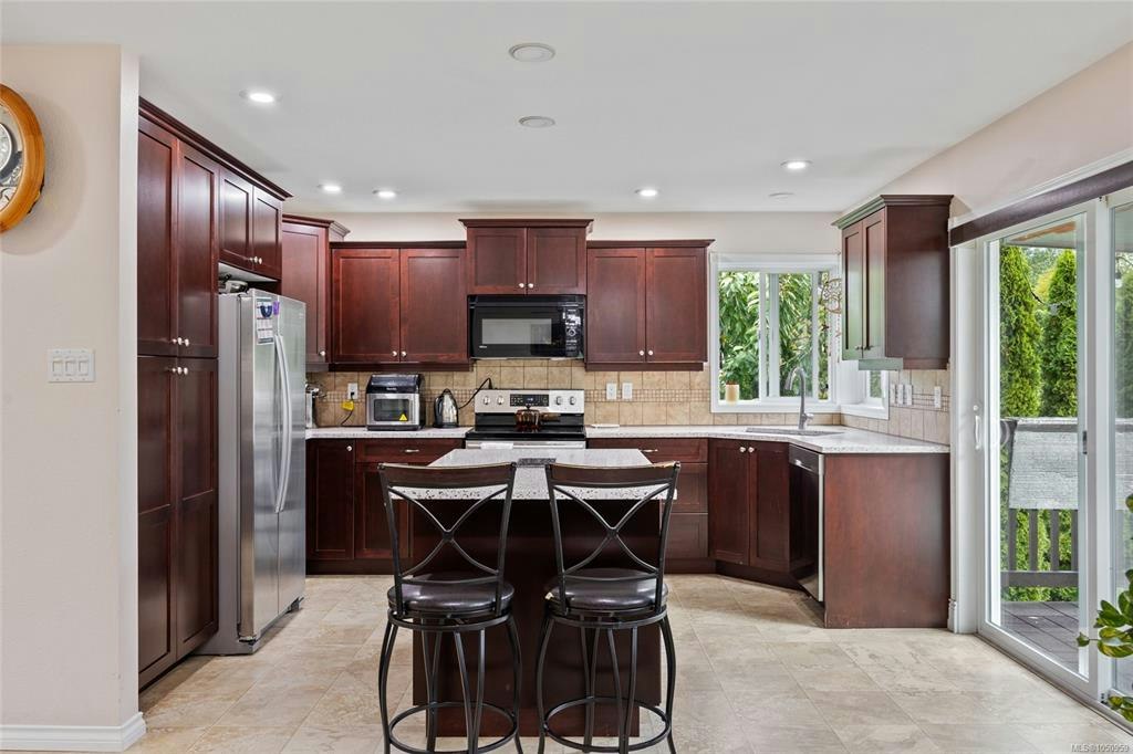 1557 Flicker Place, Courtenay, BC, V9N 8M6 - 27