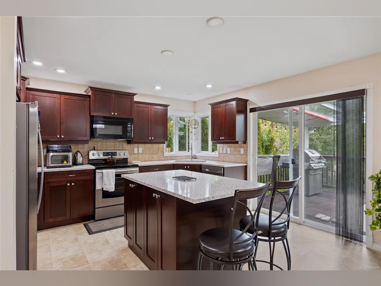 1557 Flicker Place, Courtenay, BC, V9N 8M6 - 25