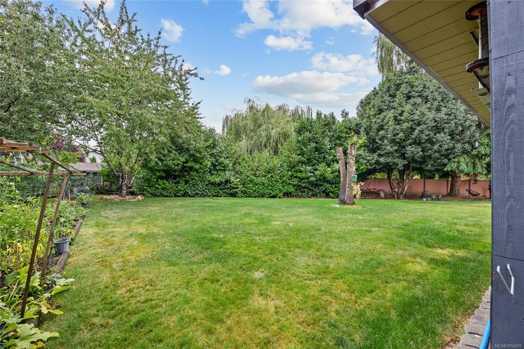 1557 Flicker Place, Courtenay, BC, V9N 8M6 - 43