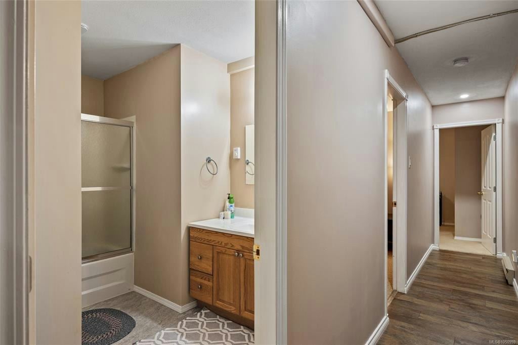 1557 Flicker Place, Courtenay, BC, V9N 8M6 - 15