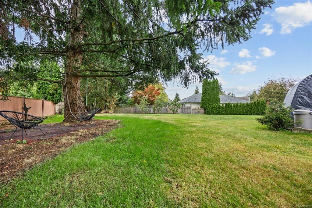 1557 Flicker Place, Courtenay, BC, V9N 8M6 - 45
